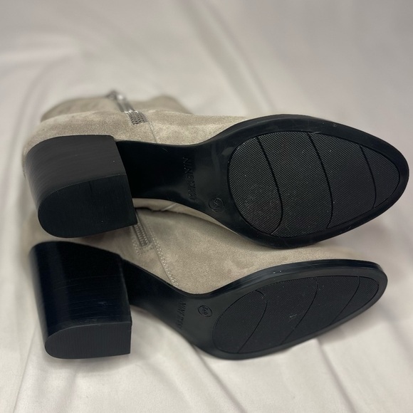 Nine West Neva2 Ankle Boot women size 8.5M gray suede 3 in. heel dbl zipper NWOB - Picture 12 of 12